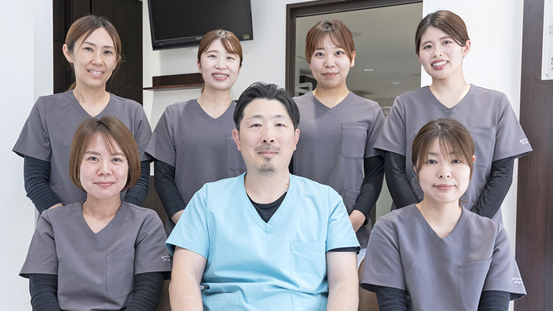 亀山の歯科矯正で人気の当院に勤務するスタッフたち