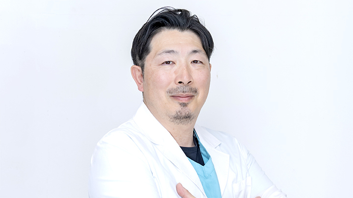 患者の悩みに寄り添い、本来の笑顔を取り戻したいと願う院長